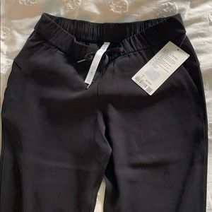 On the Fly 7/8 Pant - Woven 25”